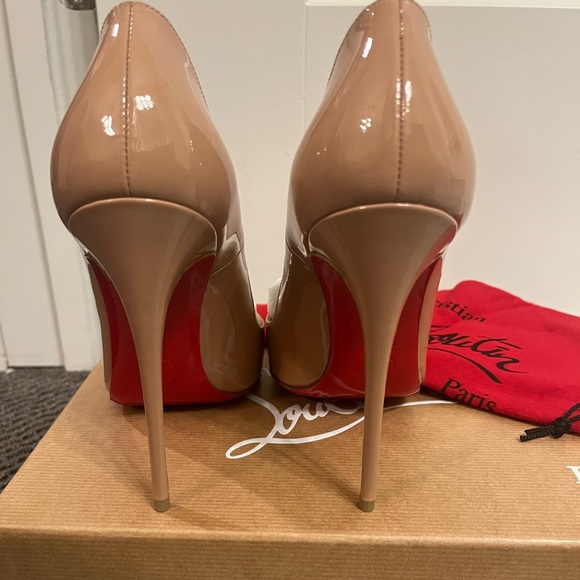 CHRISTIAN LOUBOUTIN
So Kate Patent Pointed-Toe Red Sole Pump - Picture 4 of 7
